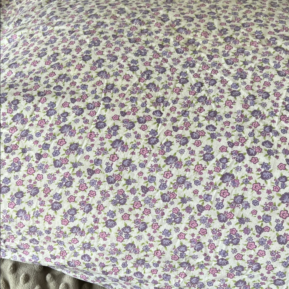 Floral 100% Cotton Fitted Crib Sheet in Purple and Pink on White